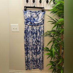 Carole Little Women’s Strapless Blue ‘n White Pattern Knit Maxi Dress. Size Med